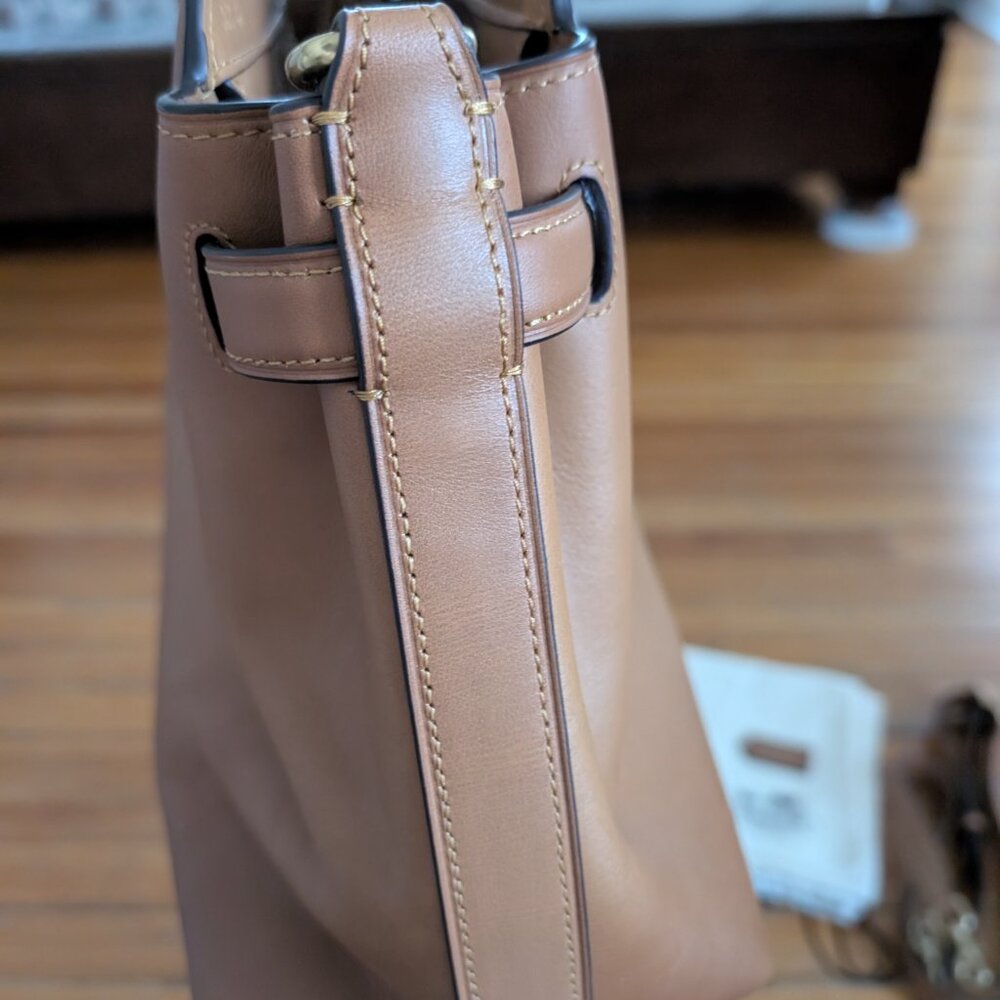 Coach Empire 40 Tan never used! - Picture 4 of 8
